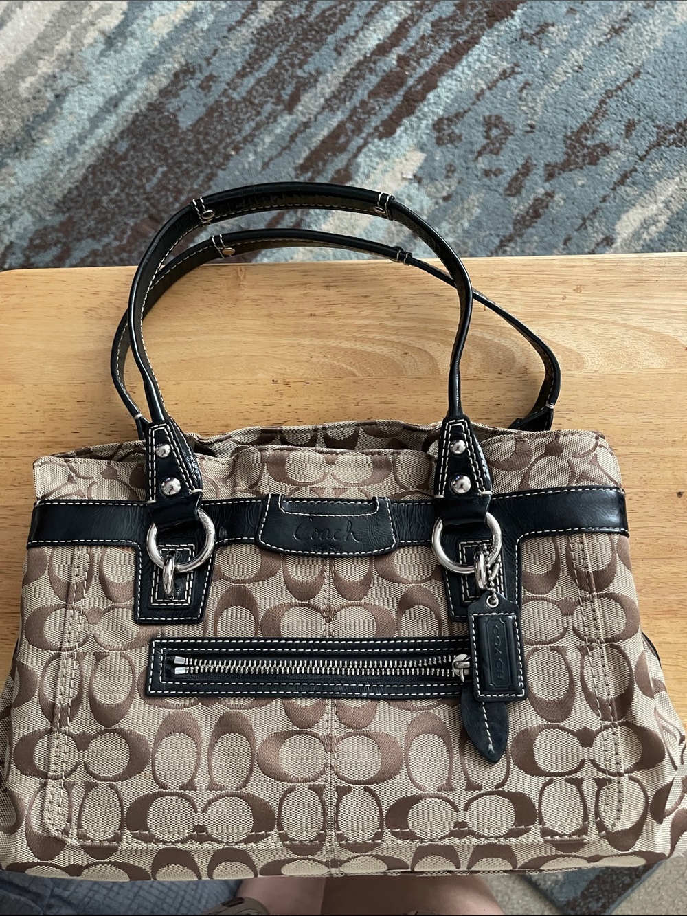 Coach Classic Tote - Signature Design F14696